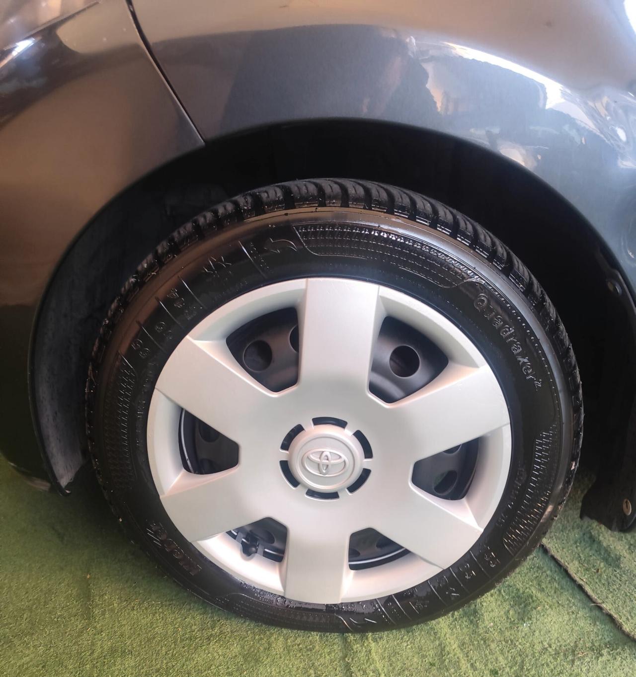 Toyota Aygo 1.0 12V VVT-i 5 porte Sol