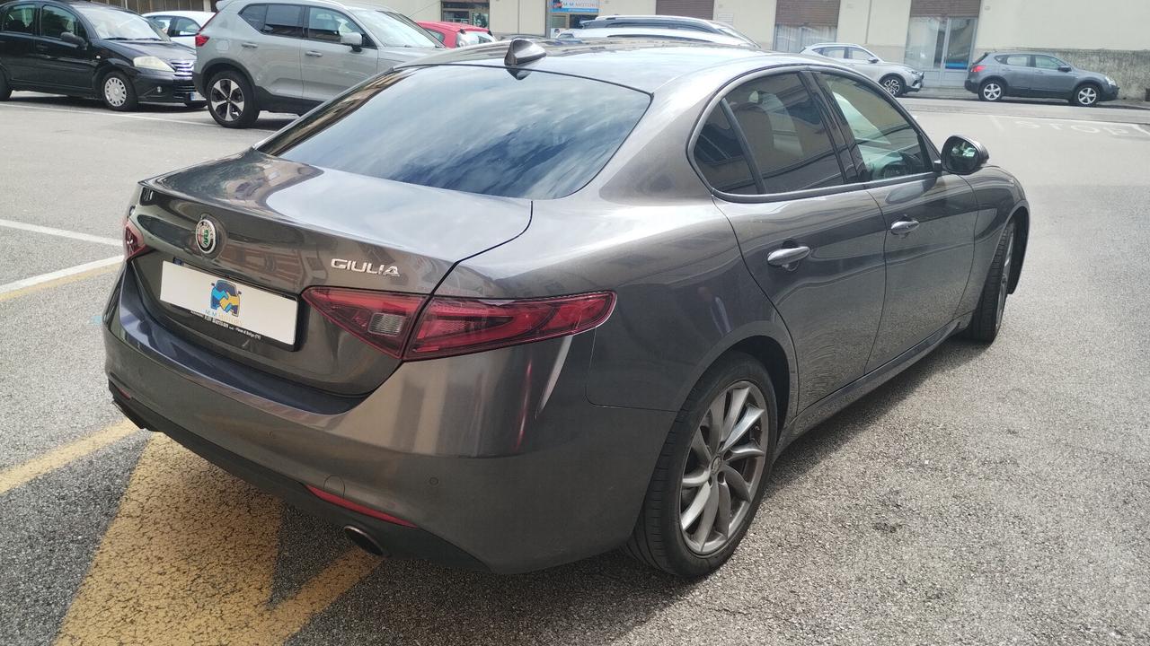 Alfa Romeo Giulia 2.0 Turbo 200 CV AT8 Super