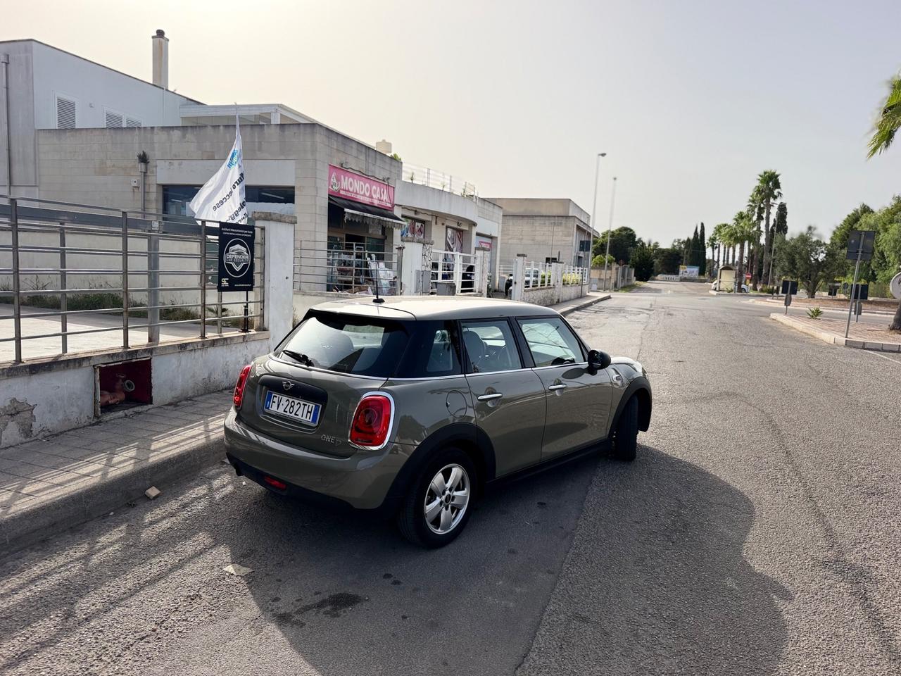 Mini 1.5 One D Business XL