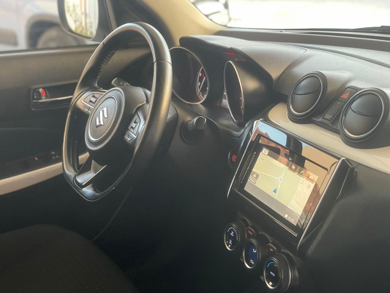 Suzuki Swift 1.2 Hybrid 4WD AllGrip Top