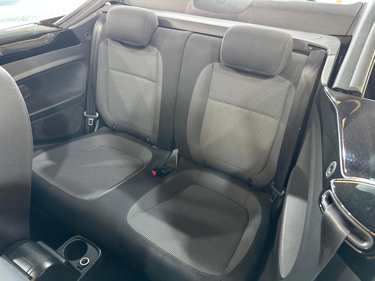 Volkswagen Maggiolino Cabrio 1.6 TDI DSG Design