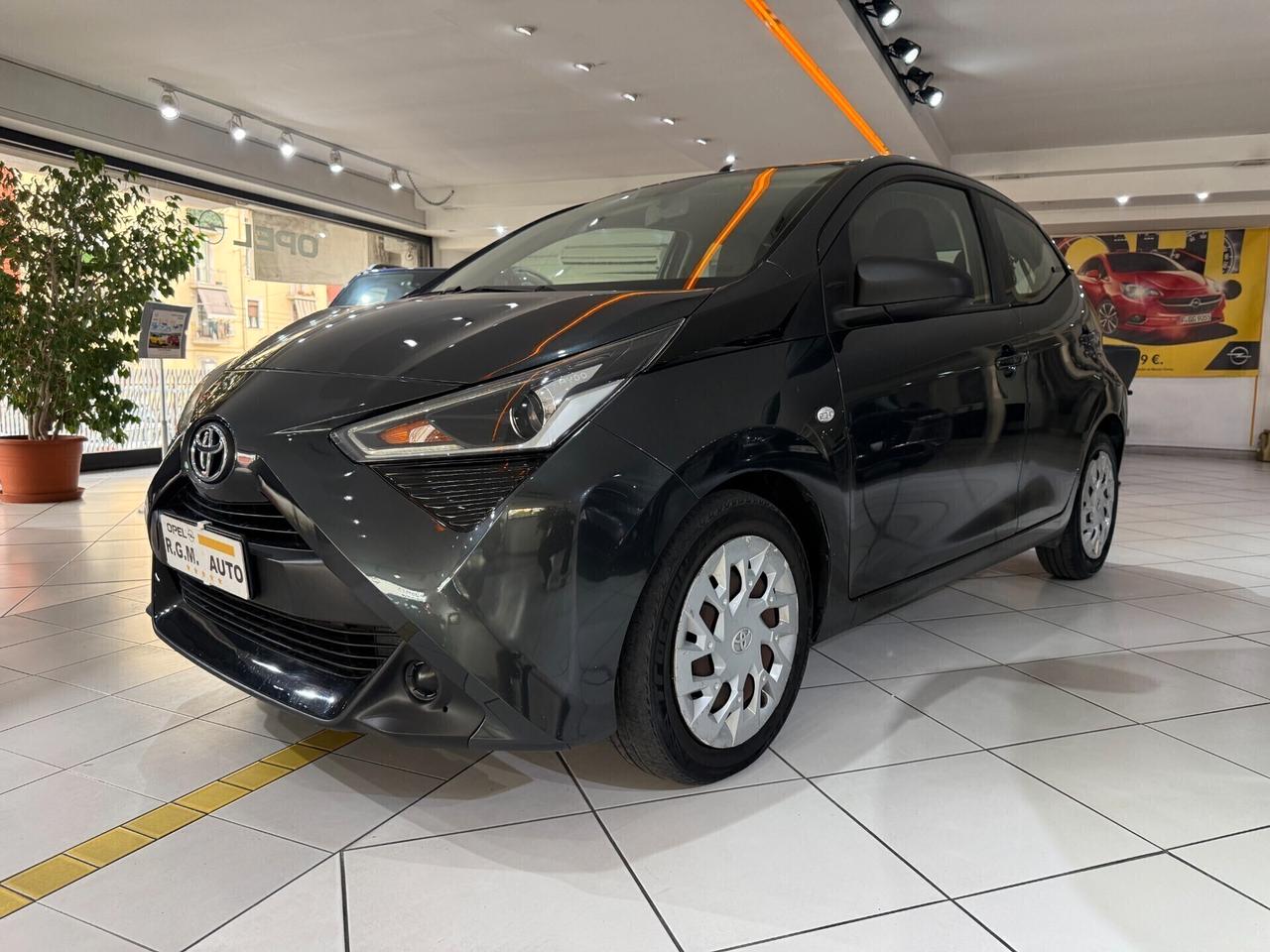 Toyota Aygo 1.0 VVT-i 72 CV 5 porte x-play MMT