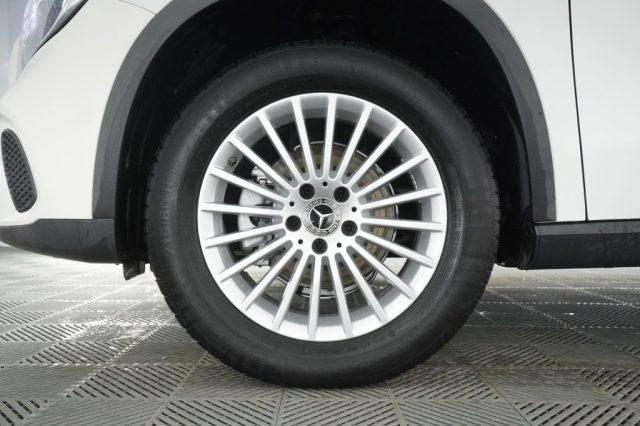 MERCEDES-BENZ CLA sse GLA GLA 200 d Automatic Business