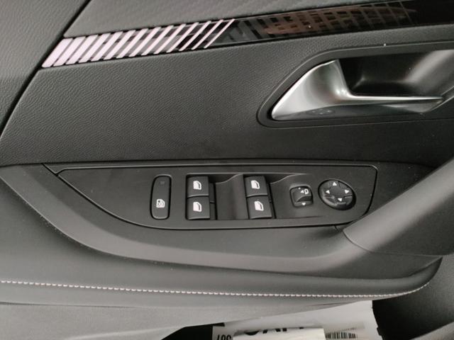 PEUGEOT 2008 PureTech 100 S&S Allure