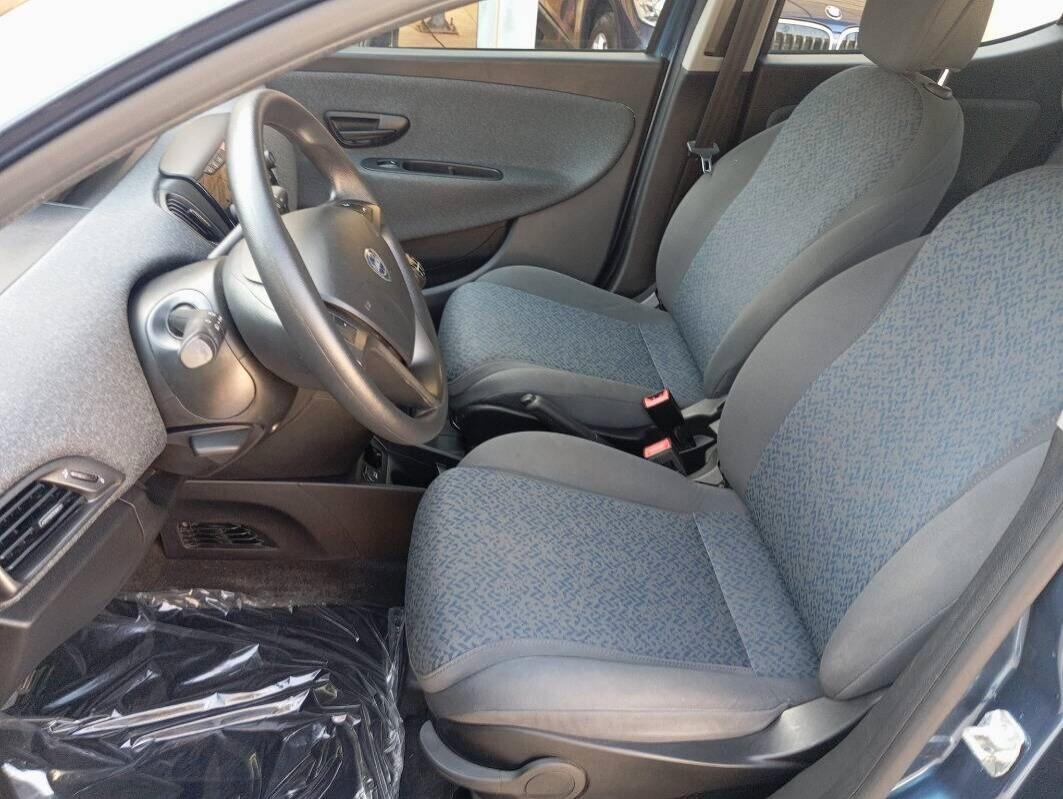 Lancia Ypsilon 1.0 FireFly 5 porte S&S Hybrid Silver Plus