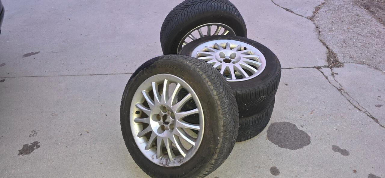 Alfa 159 tutta apena revisionata e batteria nuova