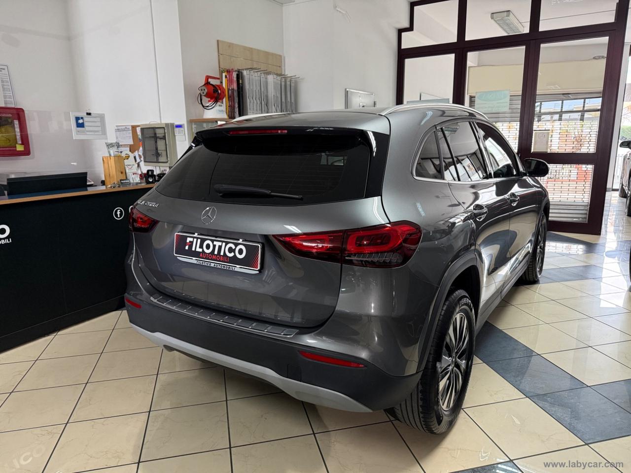 MERCEDES-BENZ GLA 200 d Automatic Sport FARI FULL LED - CARPLAY