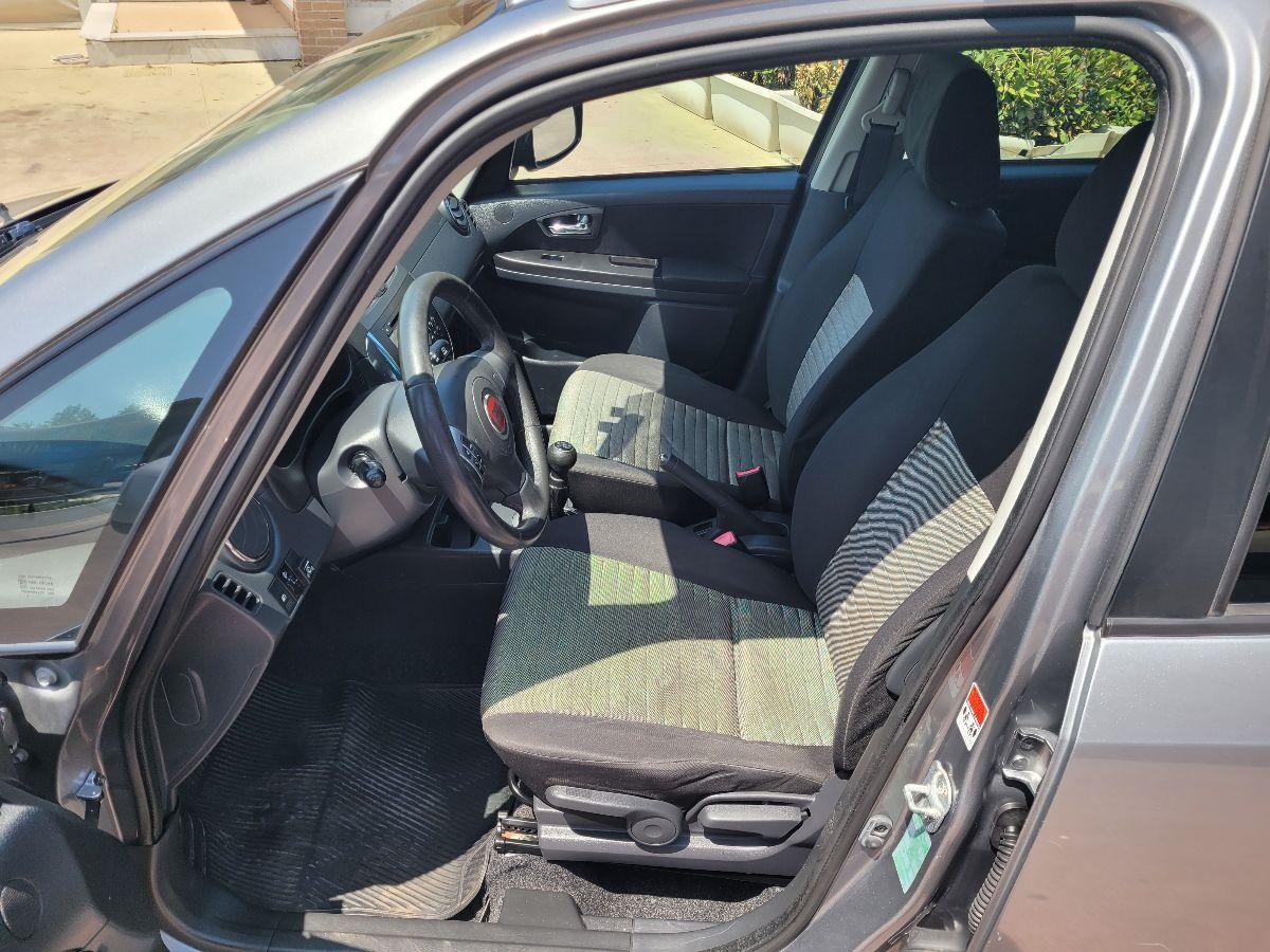 FIAT - Sedici - 1.6 4x2 Emotion