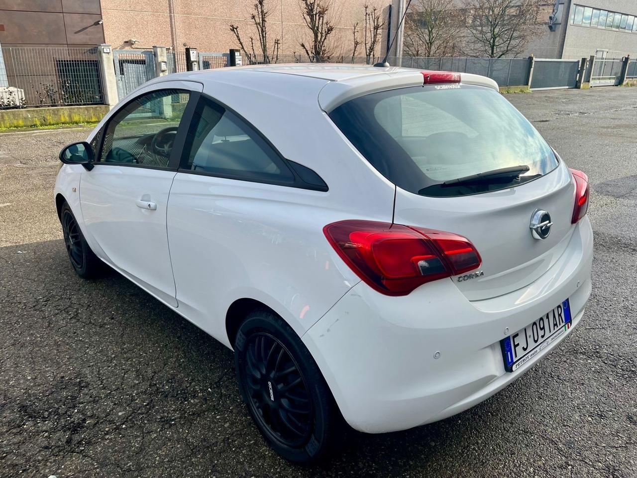 Opel Corsa 1.4GPL 122.000km 2017 per neopatentati