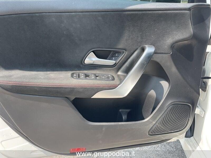 Mercedes-Benz Classe A - W177 2018 Diesel A 180 d Premium auto