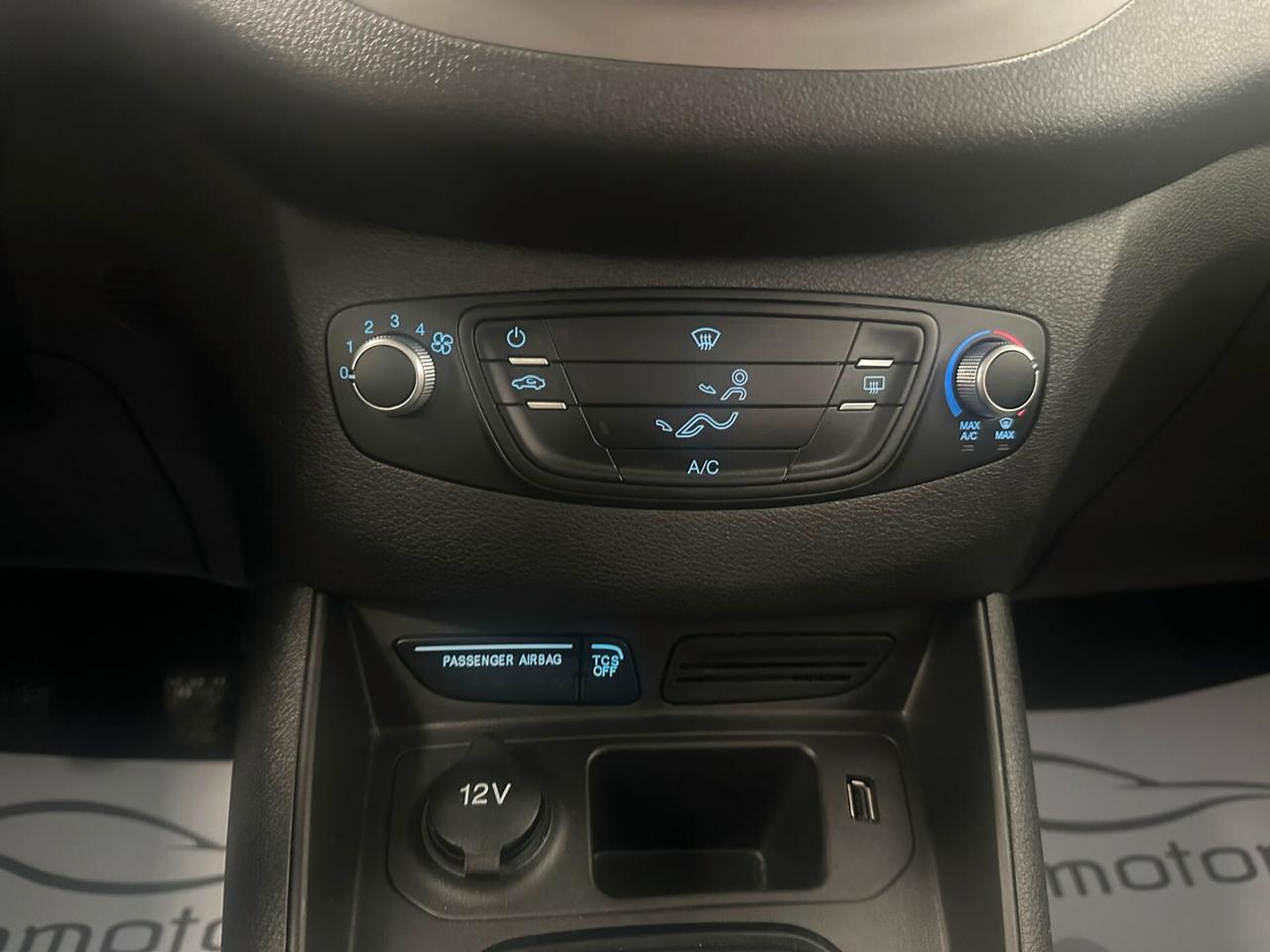 Ford Tourneo Courier 1.0 EcoBoost 100 CV S&S Plus