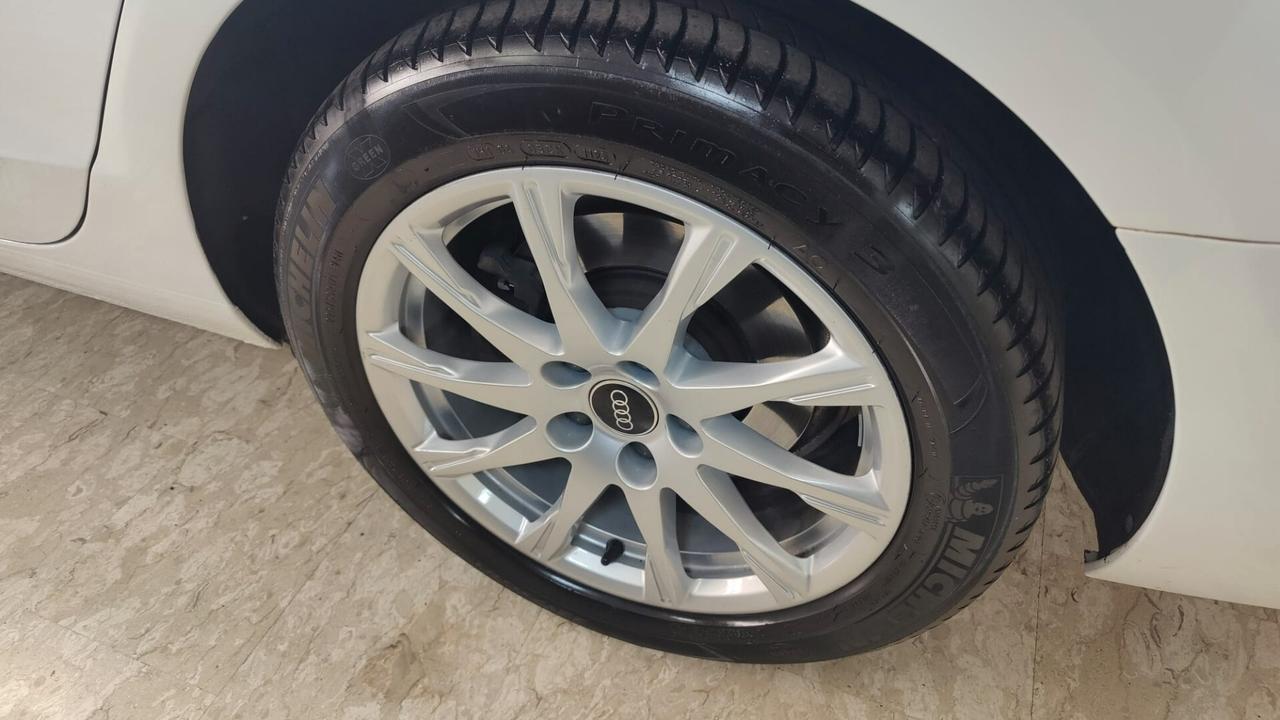 Audi A4 Avant 30 TDI 136 CV S tronic Business Hybrid