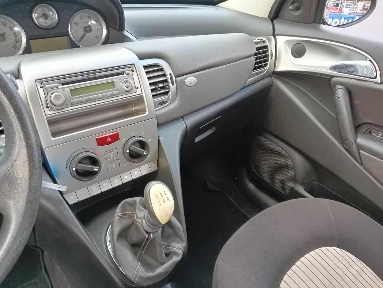 Lancia Ypsilon 1.2 Argento
