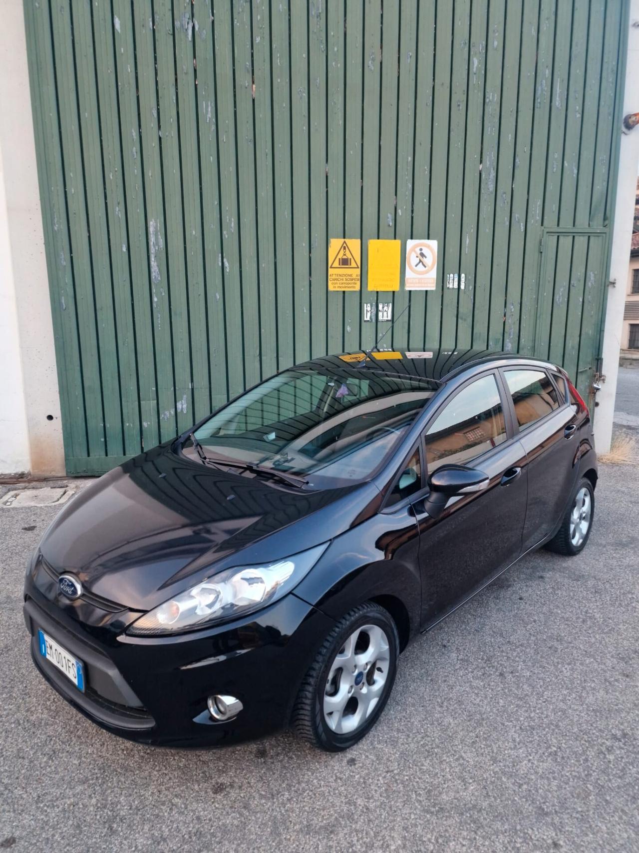 Ford Fiesta 1.4 5 porte Bz.- GPL