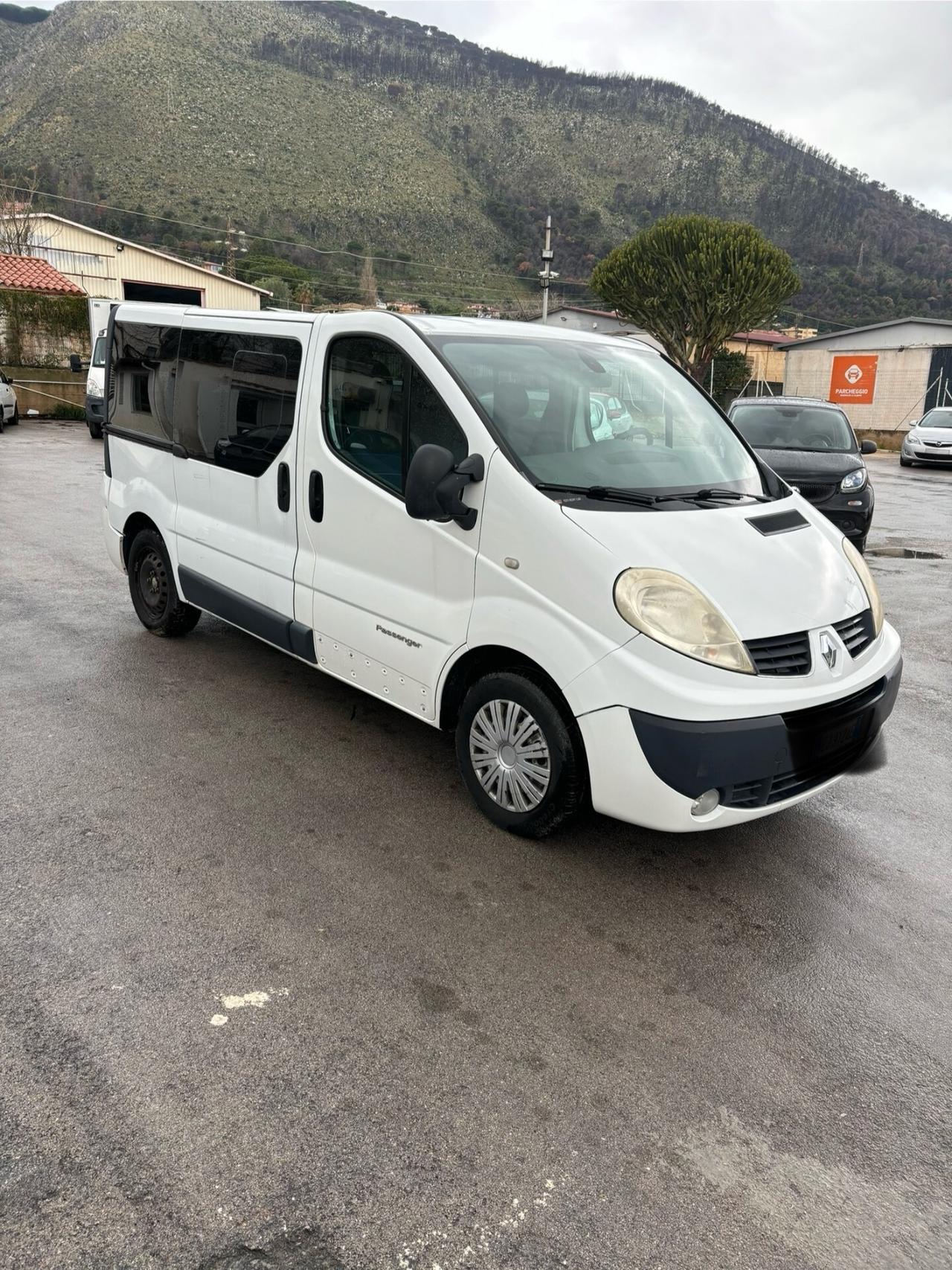 VENDESI RENAULT TRAFFIC 9 POSTI DIESEL PER INFO 3279411053