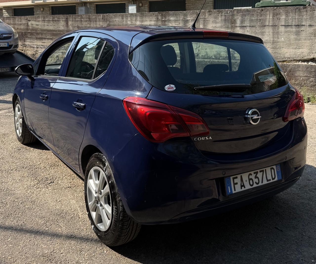 Opel Corsa 1.2 5 porte b-Color