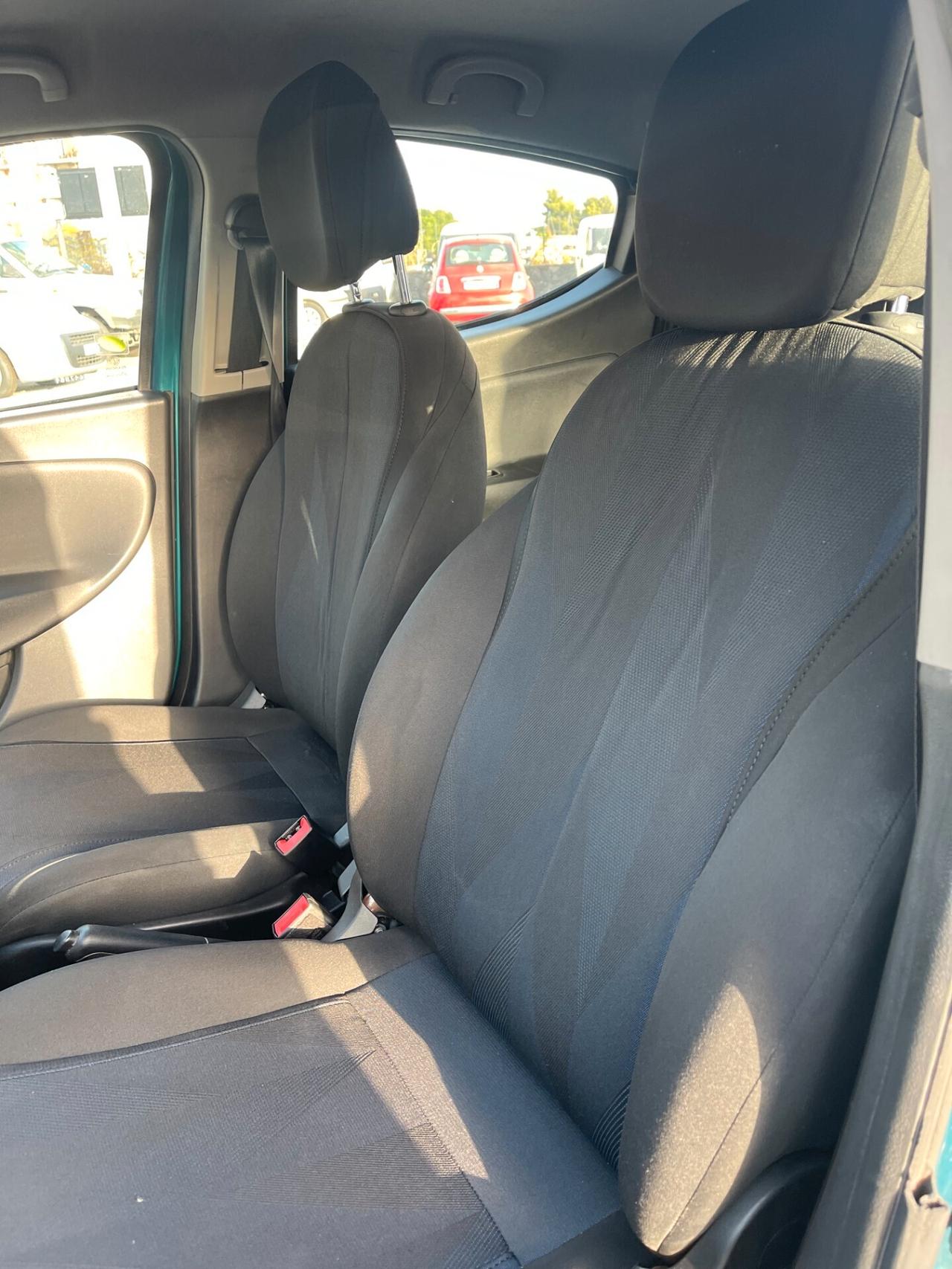 Lancia Ypsilon 1.3 MJT 95 CV 5 porte
