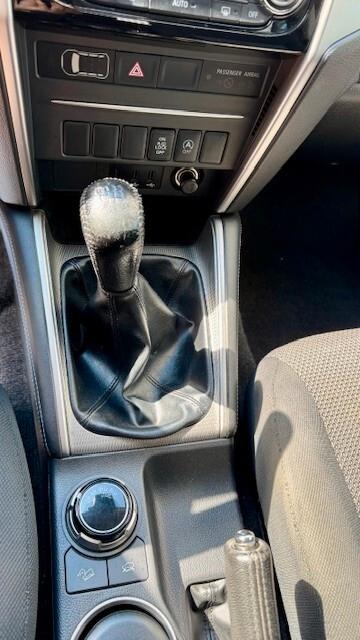 Mitsubishi L200 2.3 D Double Cab 4x4 Easy Select Invite Connect