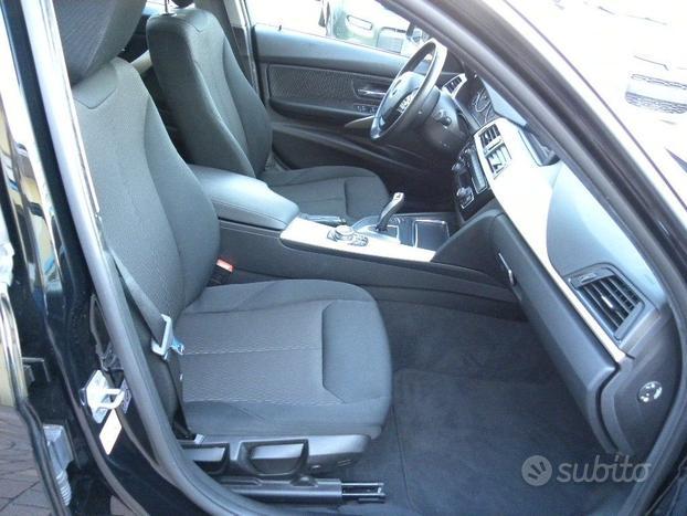 BMW 318 i Touring Business Advantage aut.