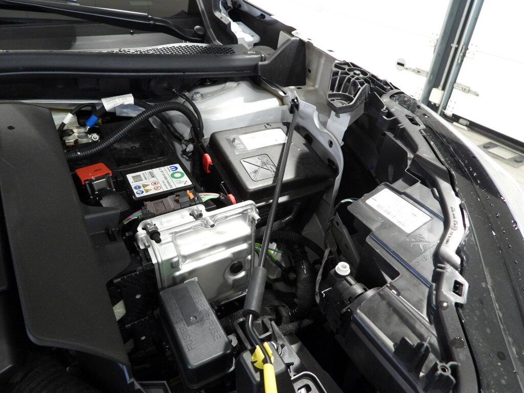 Peugeot 2008 1.2 Hybrid Style e-DCS6