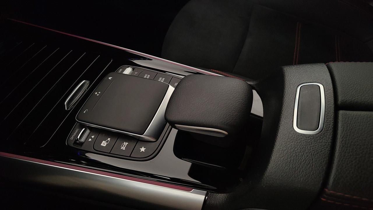 Mercedes-Benz GLA 180 d Premium auto