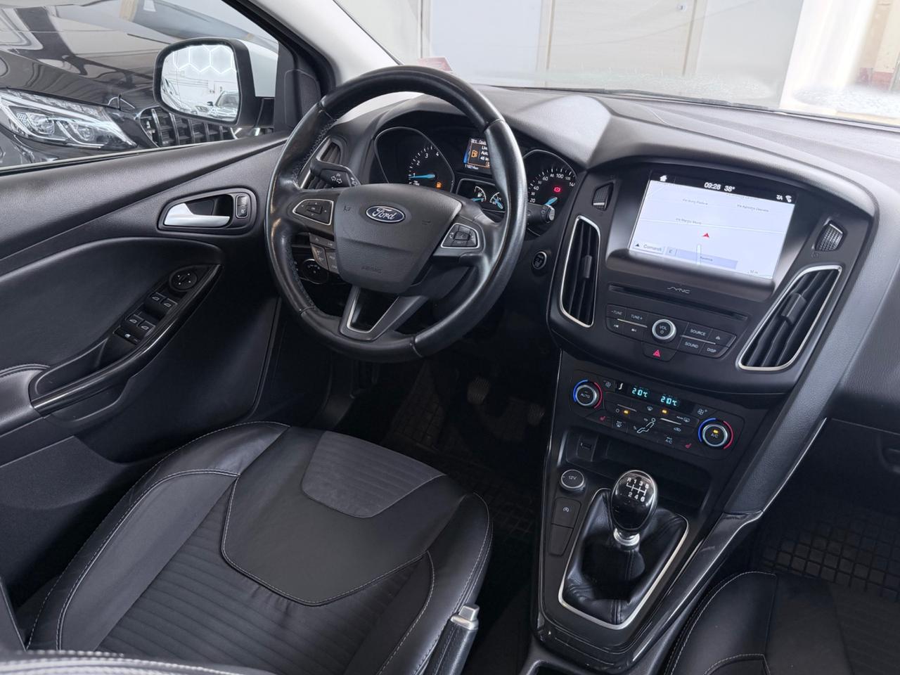 Ford Focus 1.0 EcoBoost 125CV PANORAMICO Titanium