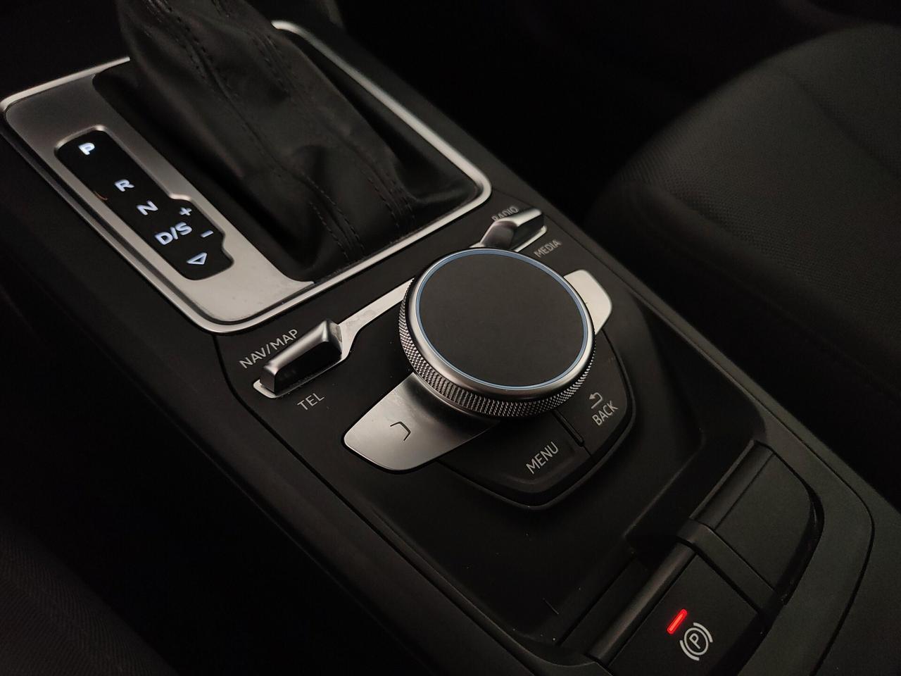 Audi Q2 35 TDI S tronic Business