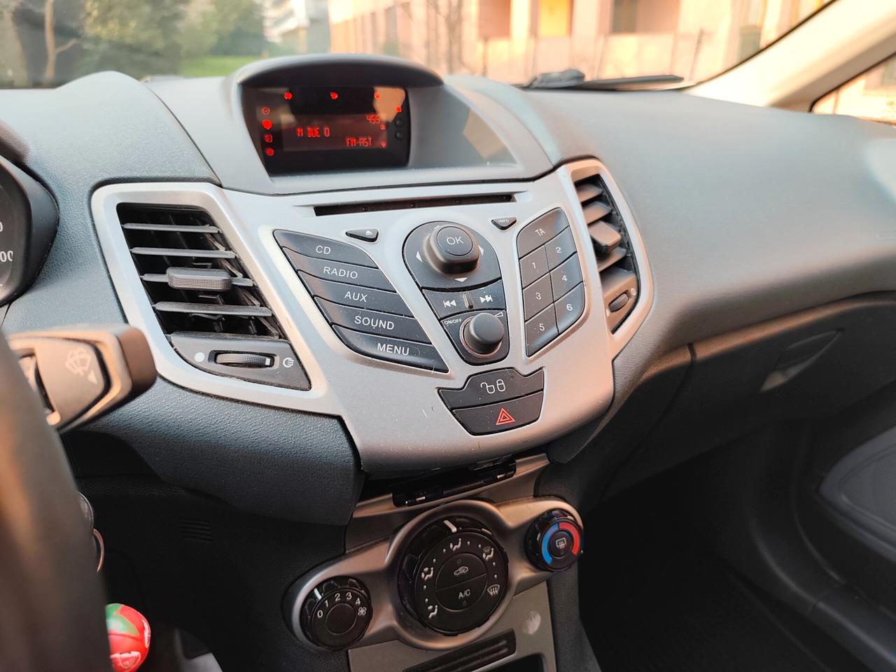 Ford Fiesta 1.2 Benz 82 CV 5 porte Titanium