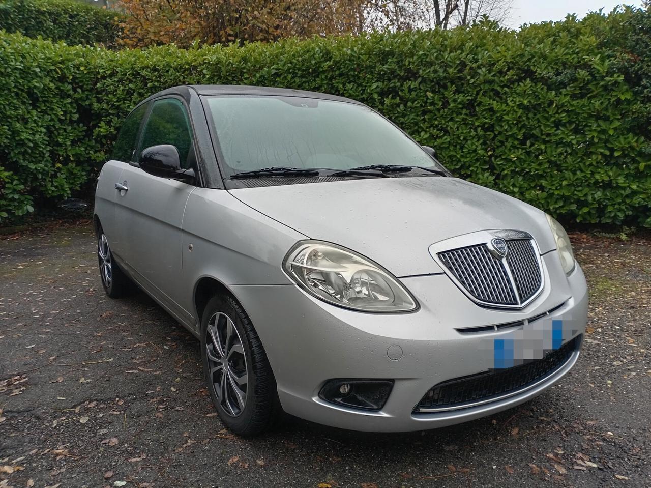 Lancia Ypsilon 1.2 Oro