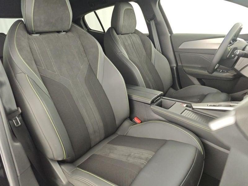 Peugeot 408 Hybrid 145 e-DCS6 GT
