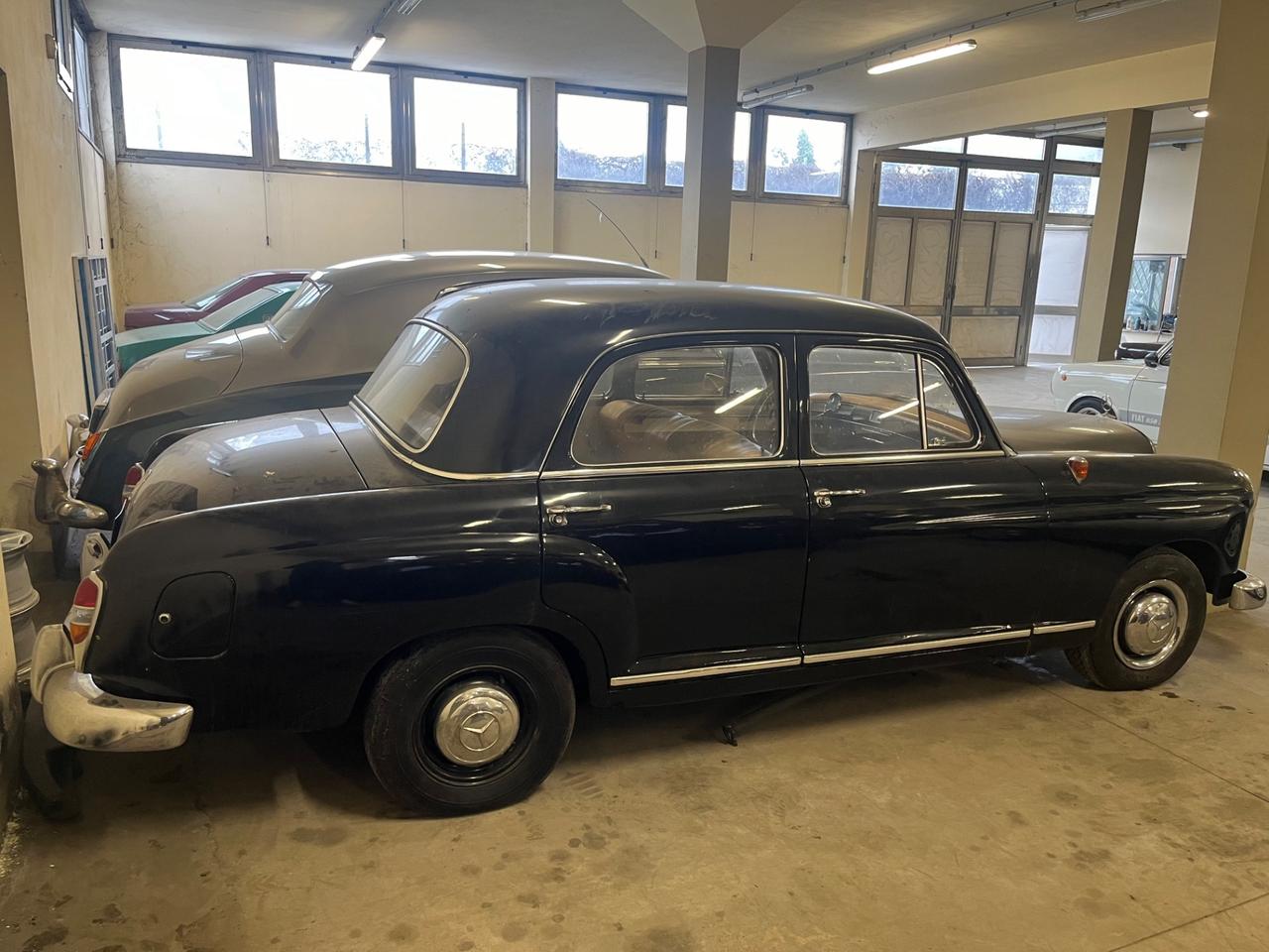 Mercedes 180 Ponton Bauletto