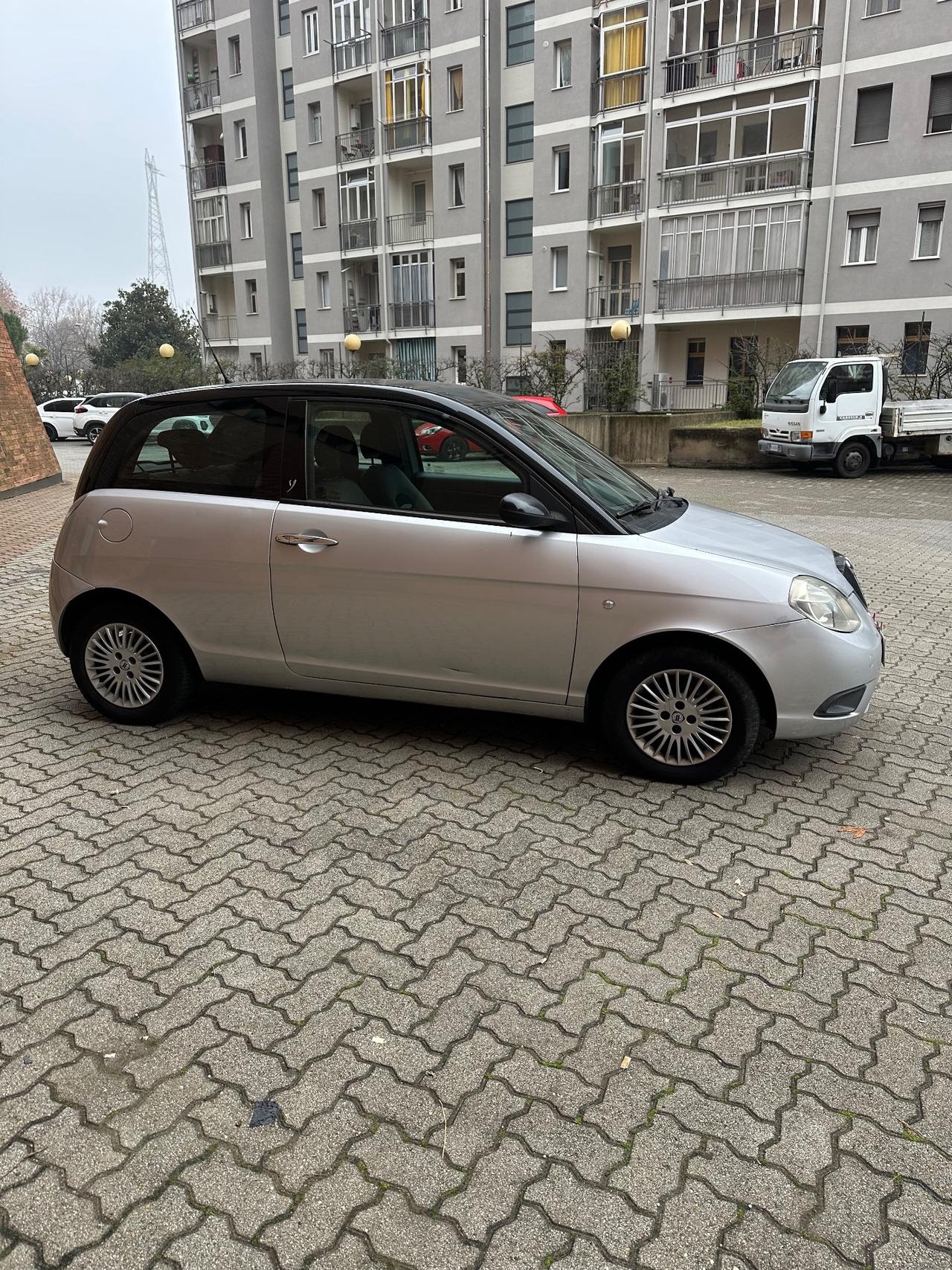 Lancia Ypsilon 1.2 Argento