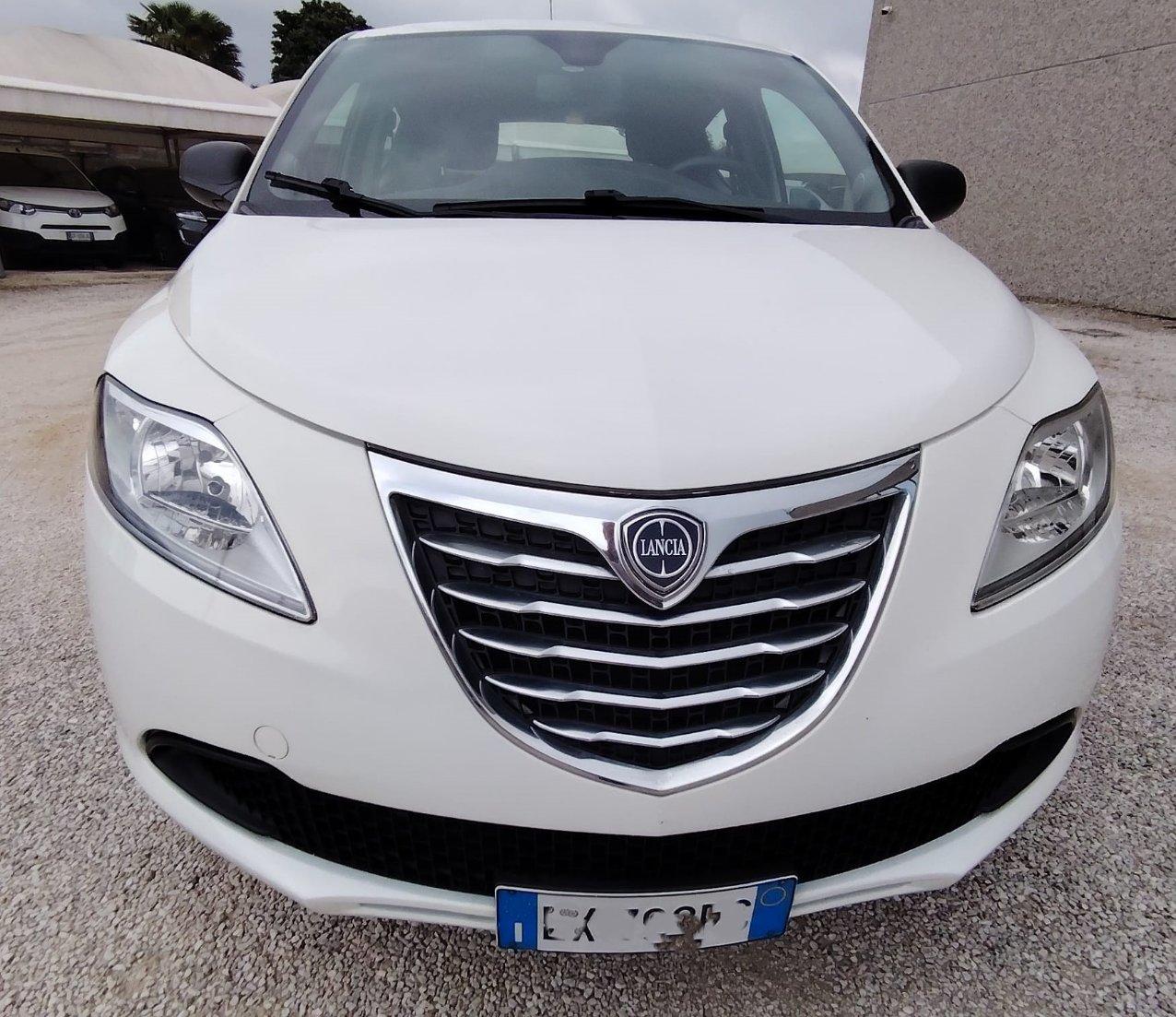 LANCIA Ypsilon 0.9 TwinAir 85 CV 5 porte Metano Ecochic Gold