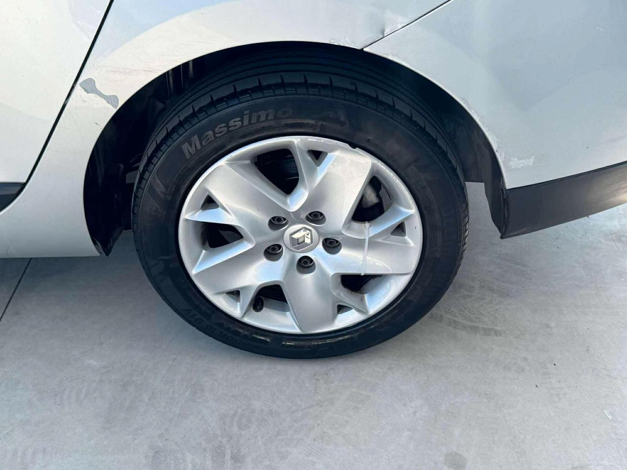 Renault Mégane 1.5 dCi 110CV SW Live-2013