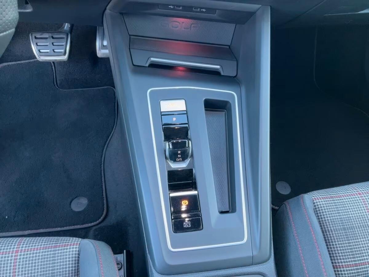 Volkswagen Golf GTI 18" SENS PARK DOPPI CRUISE ADATTIVO RETROCAMERA GUIDA DI 2°LIVELLO IN ARRIVO OPZIONABILE