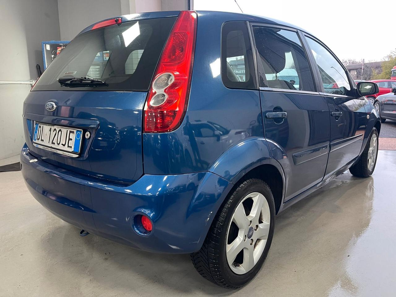 Ford Fiesta 1.4 16V 5p. Ghia