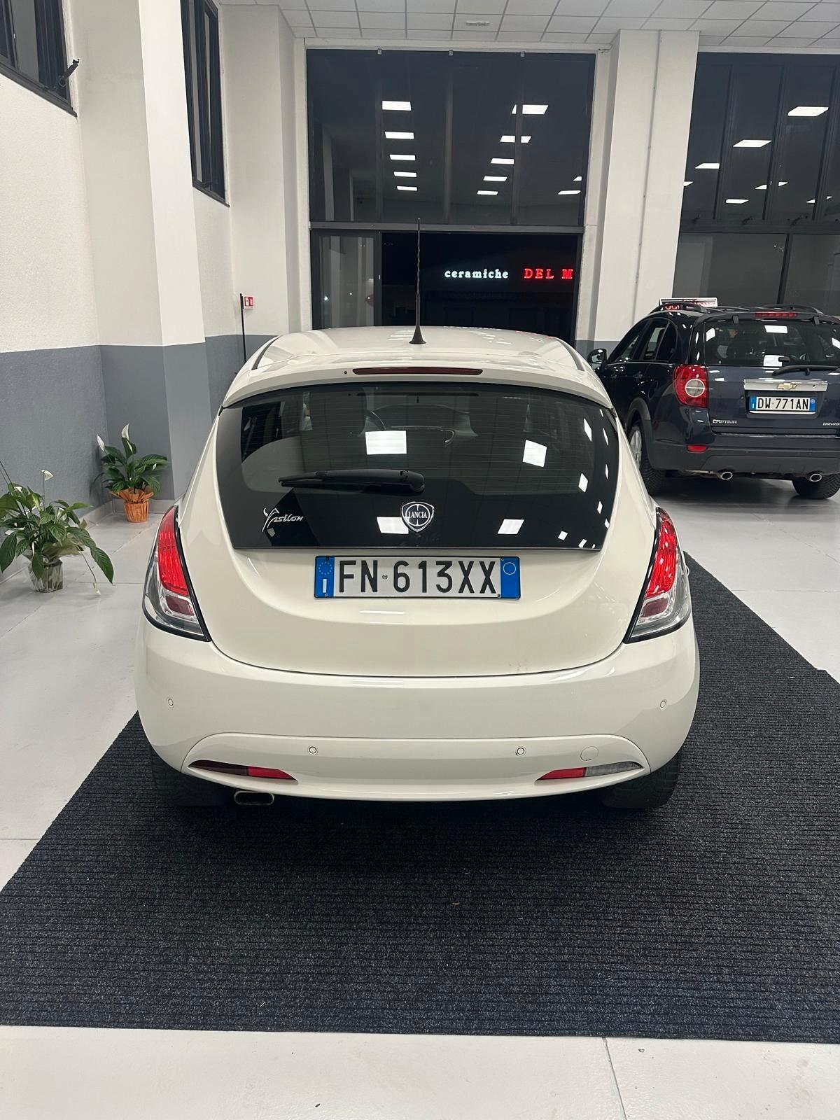 Lancia Ypsilon 1.2 69 CV 5 porte Platinum