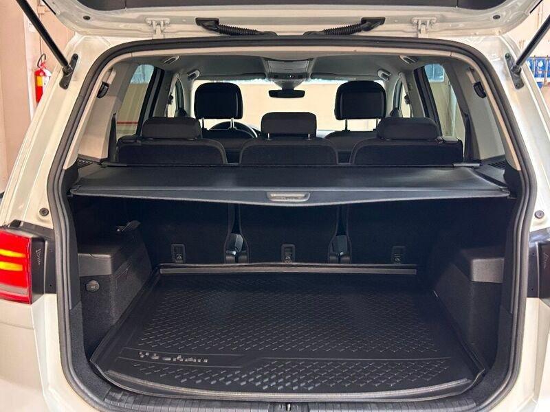 Volkswagen Touran 2.0 TDI 150 CV SCR DSG Business BlueMotion Technology