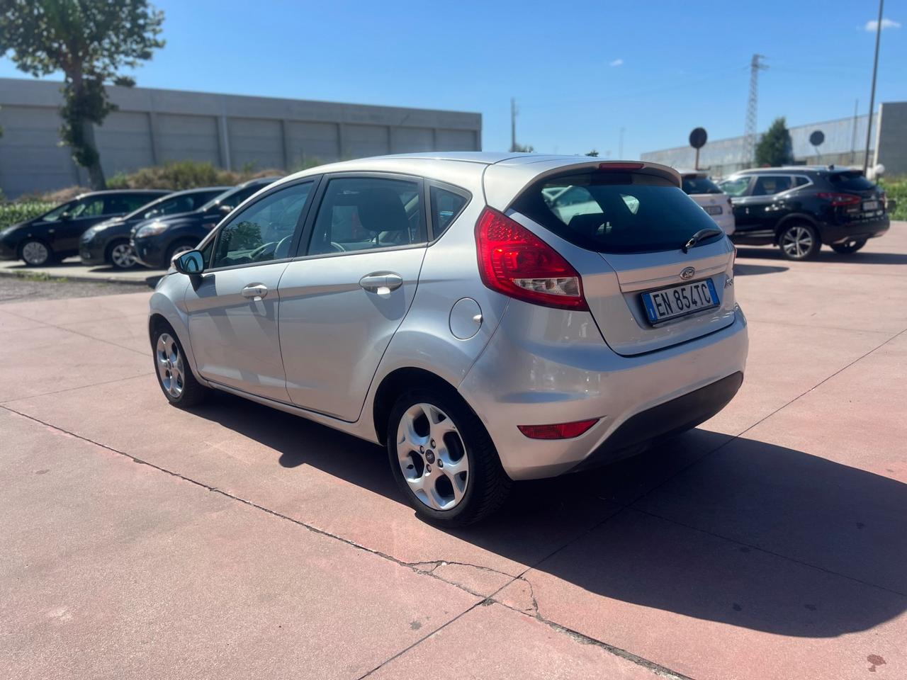 Ford Fiesta 1.4 16V 5p. Bz.- GPL Titanium Bs.
