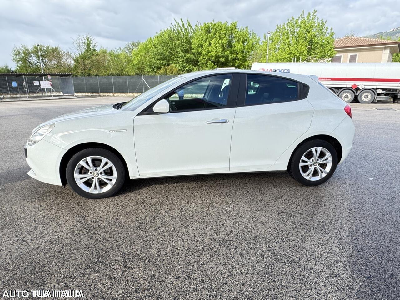 ALFA ROMEO GIULIETTA 1.6 SPORT INTERNI IN PELLE