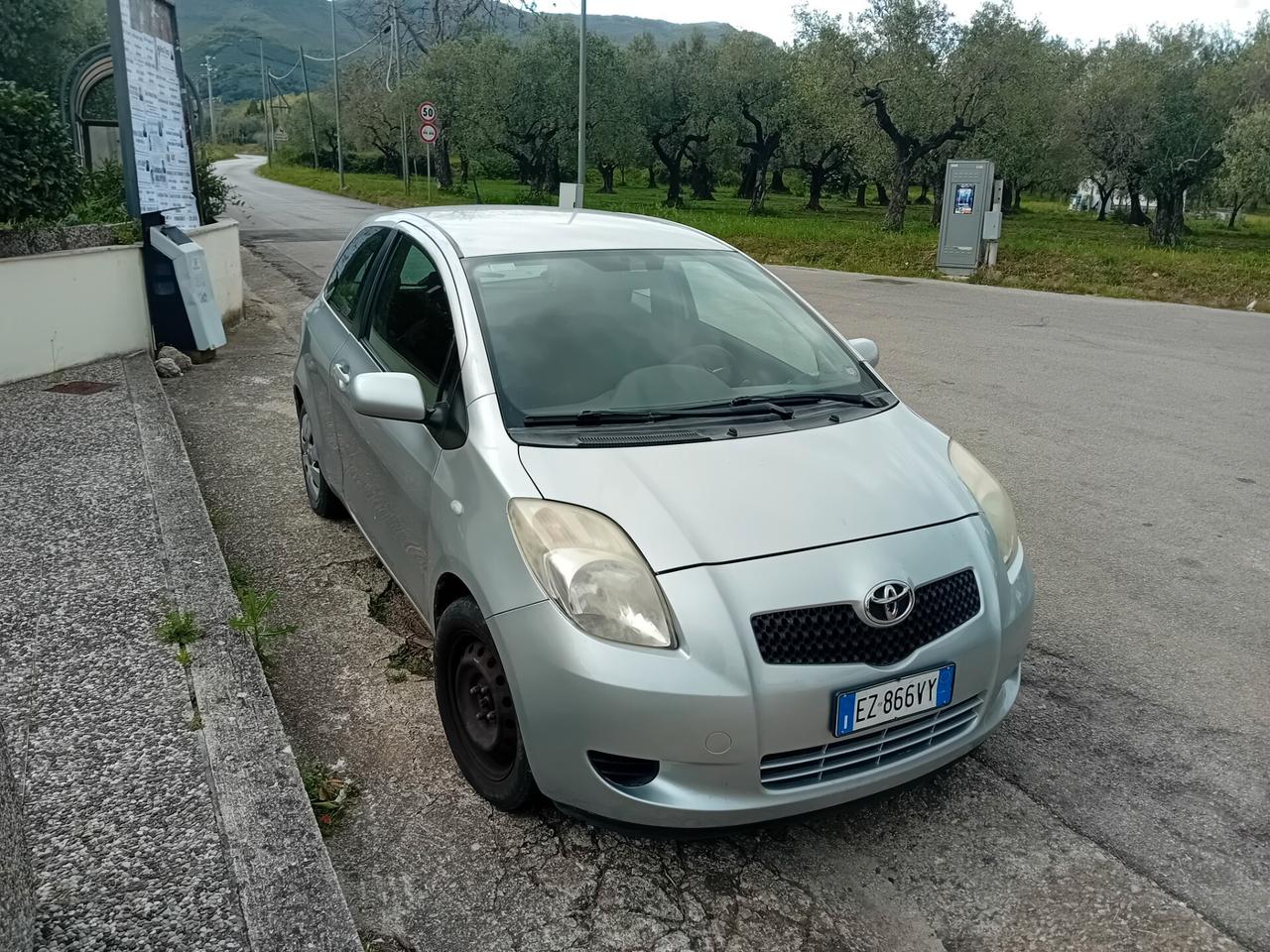 Toyota Yaris 1.0 3 porte Now