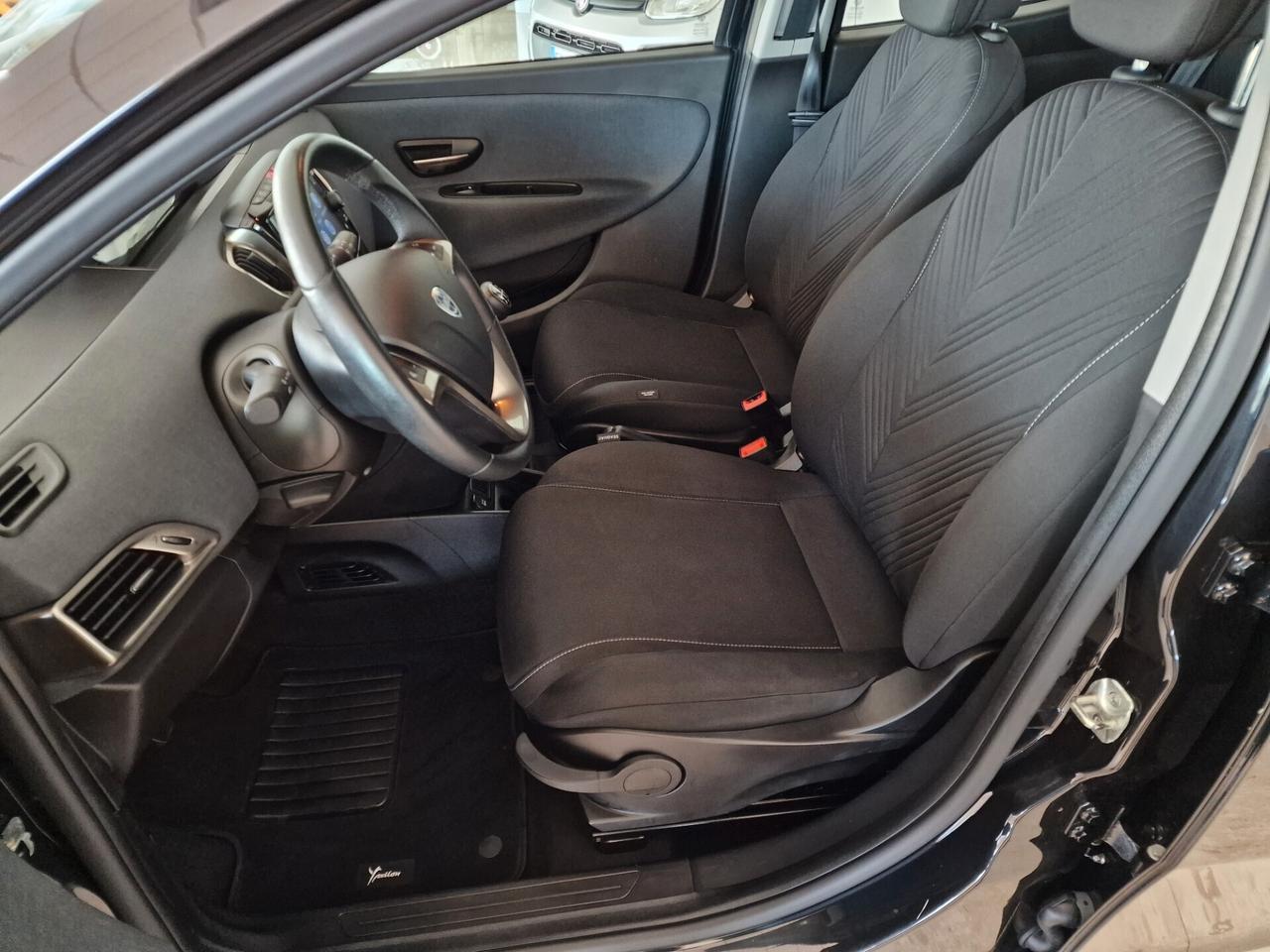 Lancia Ypsilon 1.0 Hybrid Gold 2023