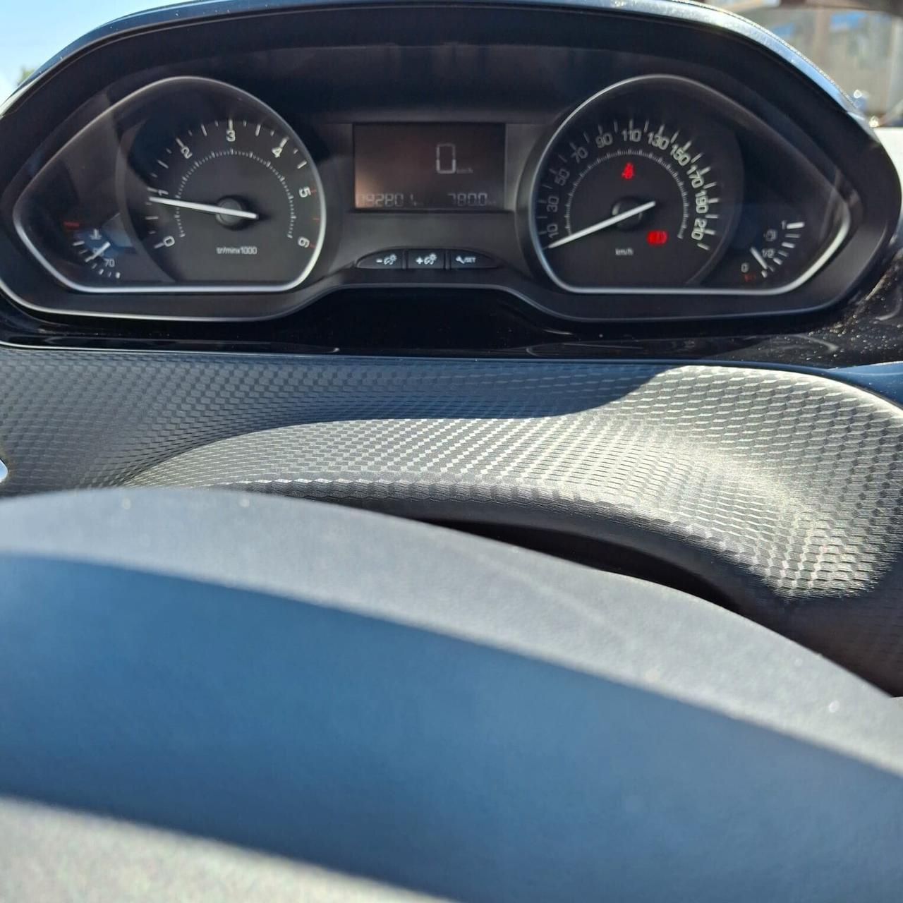 Peugeot 2008 BlueHDi 100 Allure