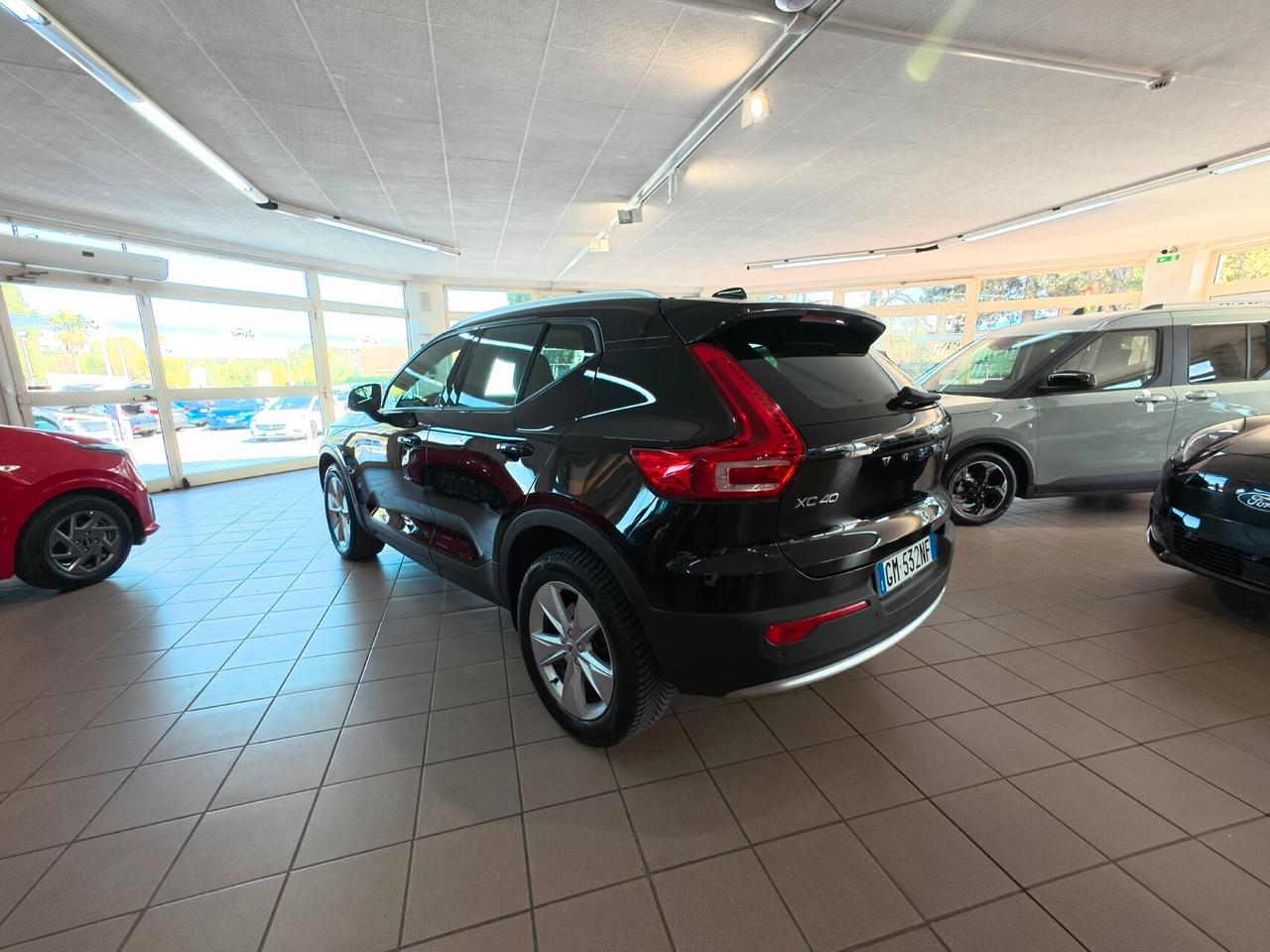 Volvo XC40 B3 automatico Core