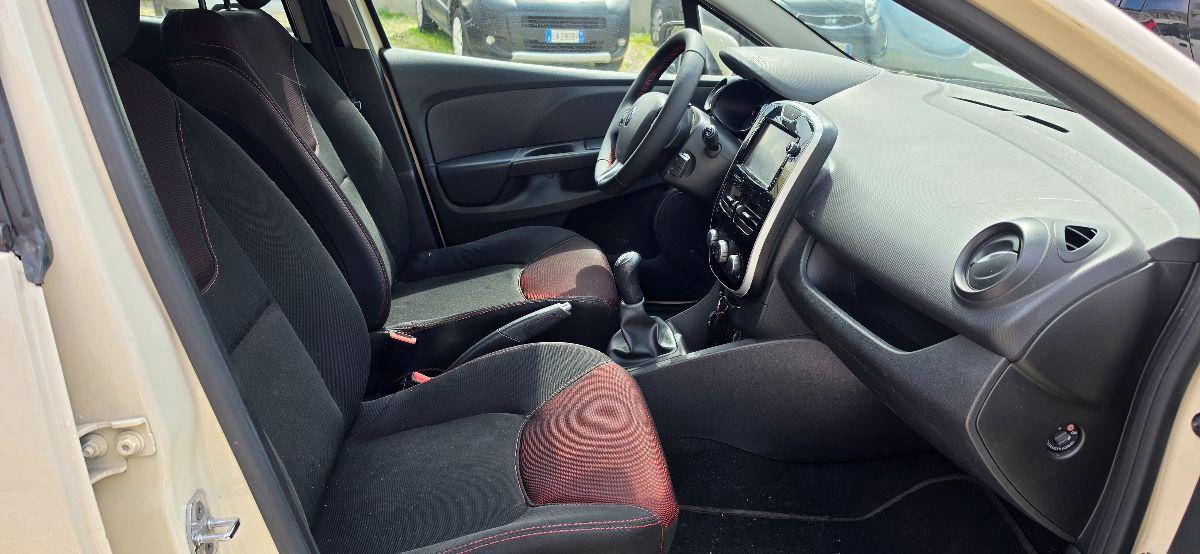 RENAULT Clio 1.2 75 CV 5p. Costume National