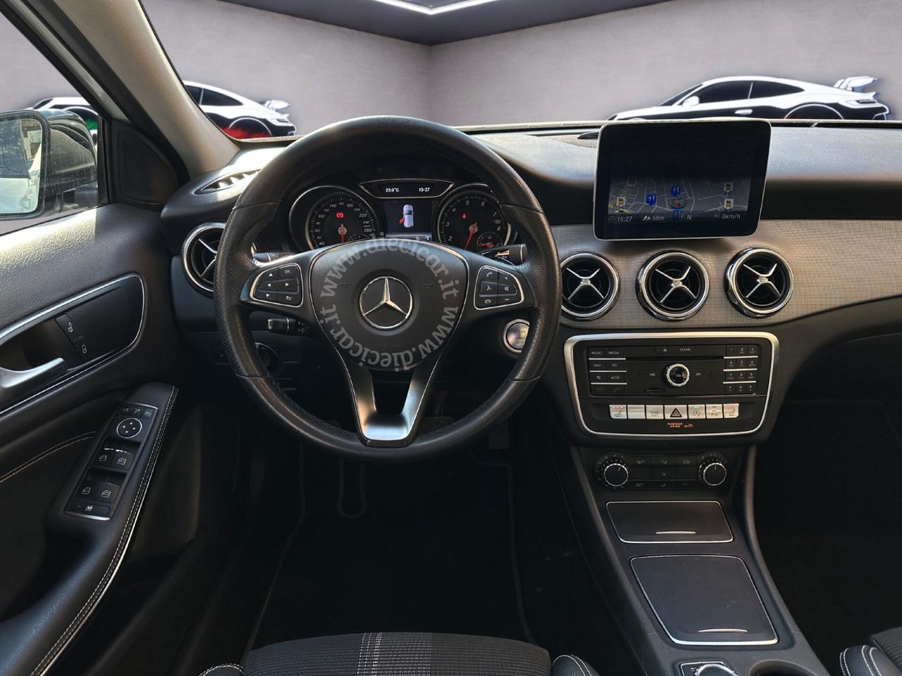 Mercedes-benz GLA 180 Sport AUTOMATICA TETTO PANO LED 19