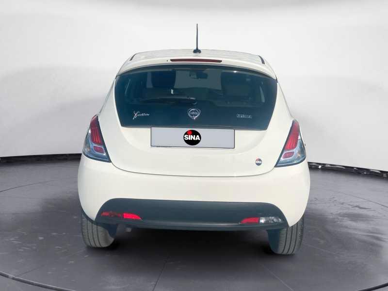 LANCIA Ypsilon 1.0 firefly hybrid Silver 70c