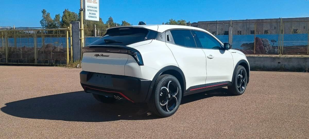 Alfa Romeo Junior 1.2 ibrida Speciale 145cv edct6