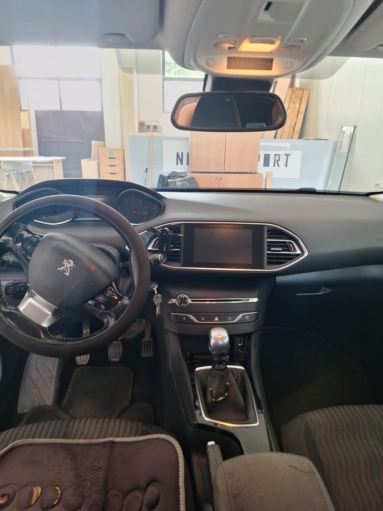 Peugeot 3008 BlueHDi 120 EAT6 S&S Active