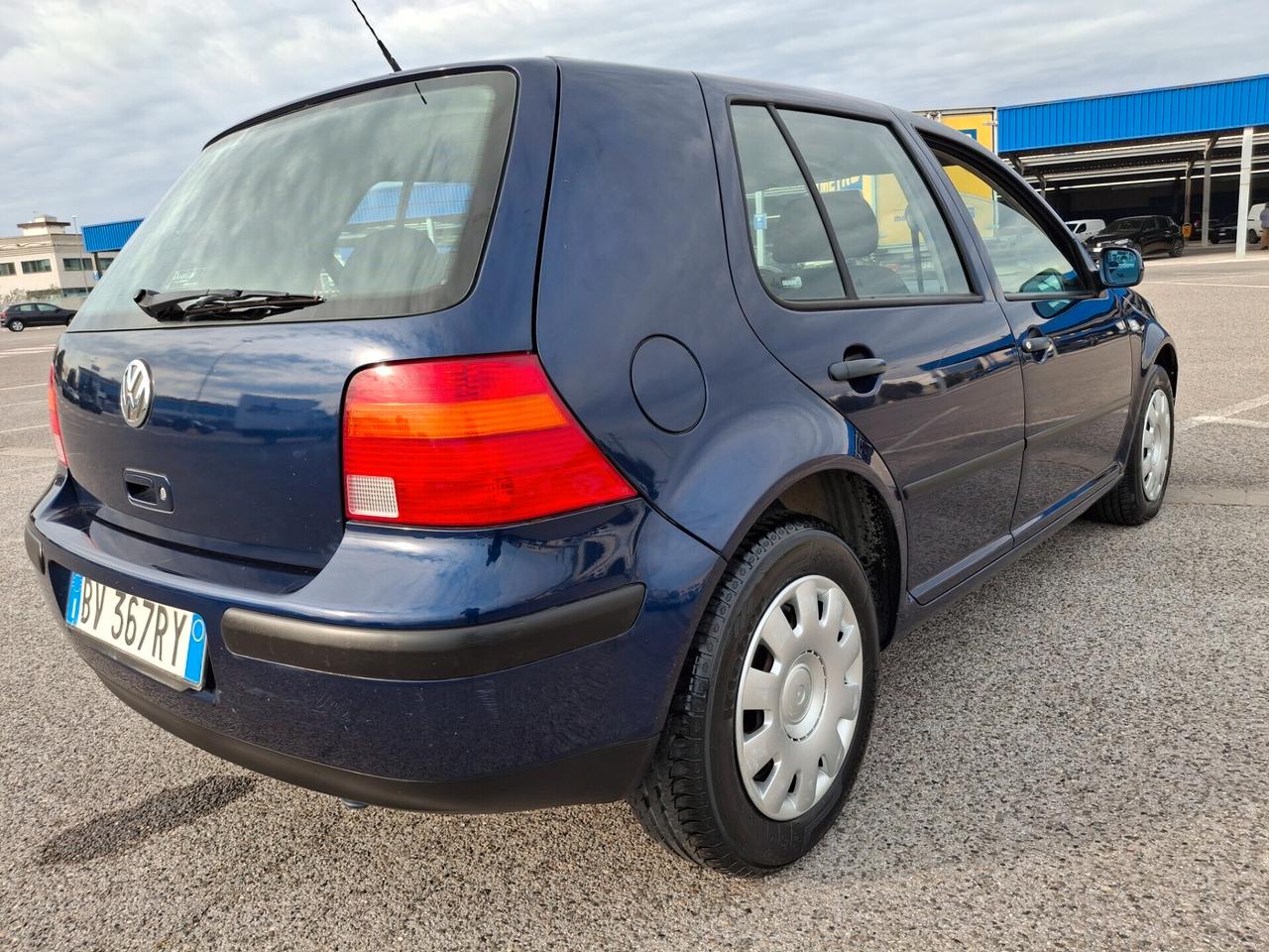Volkswagen Golf 1.4 BENZINA-SOLO 81mila KM.